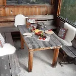 Emely Chalet *